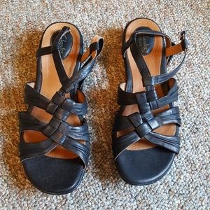 LAST CHANCE Clark's black sandals